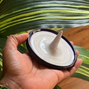 Elegant White Ceramic Ring Holder